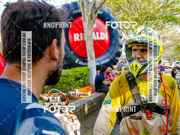 Buy your photos of the eventNight Track 2019 on Fotop