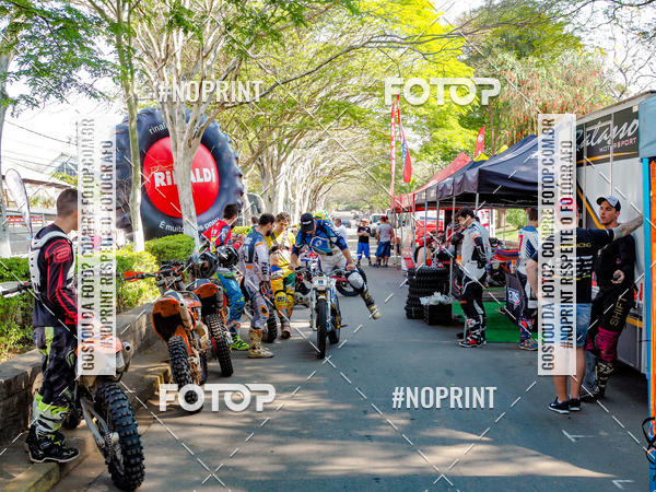 Buy your photos of the eventNight Track 2019 on Fotop