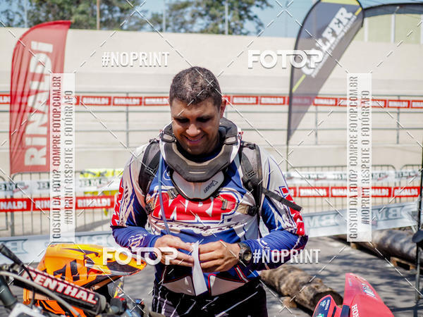 Buy your photos of the eventNight Track 2019 on Fotop