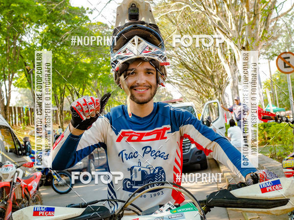 Buy your photos of the eventNight Track 2019 on Fotop