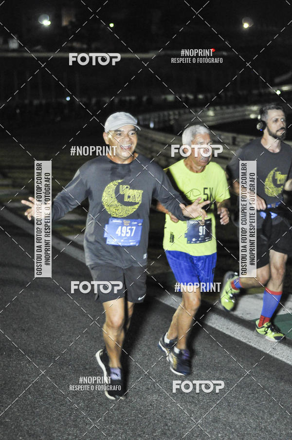 Achetez vos photos de l'vnementUp Night Run - So Paulo - 2019 sur Fotop