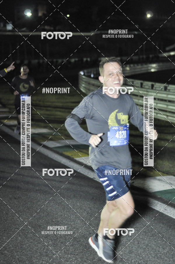 Achetez vos photos de l'vnementUp Night Run - So Paulo - 2019 sur Fotop