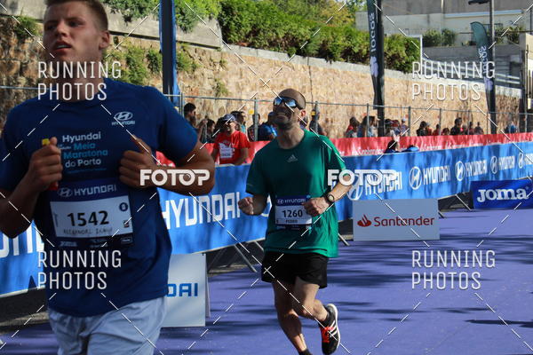 Buy your photos of the eventMeia Maratona Porto 2019 on Fotop