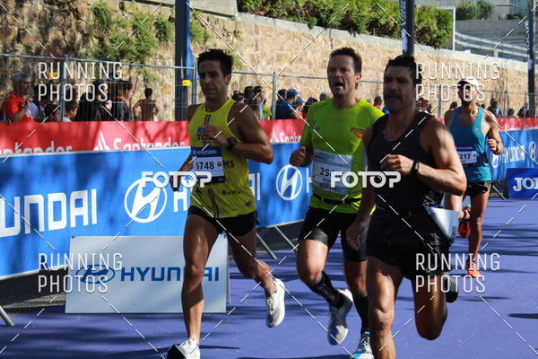 Buy your photos of the eventMeia Maratona Porto 2019 on Fotop