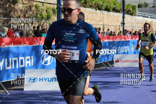 Buy your photos of the eventMeia Maratona Porto 2019 on Fotop