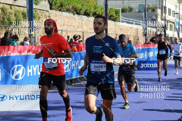 Buy your photos of the eventMeia Maratona Porto 2019 on Fotop