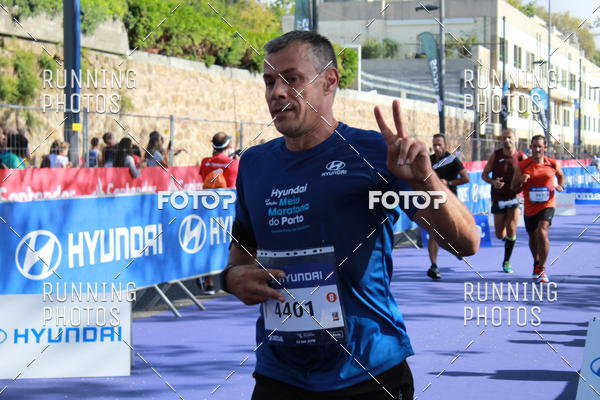 Buy your photos of the eventMeia Maratona Porto 2019 on Fotop