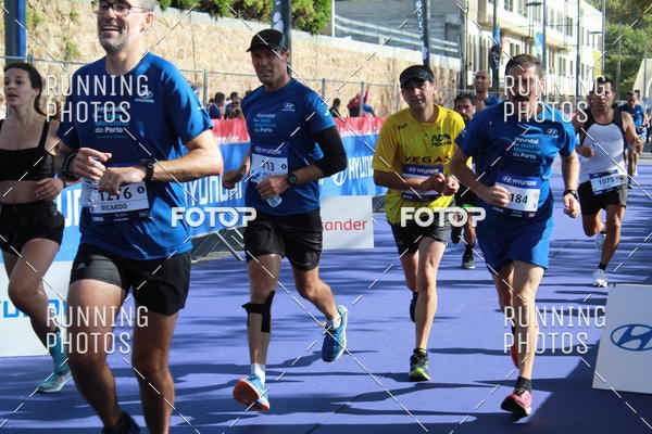 Buy your photos of the eventMeia Maratona Porto 2019 on Fotop