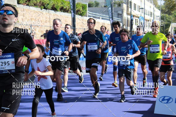 Buy your photos of the eventMeia Maratona Porto 2019 on Fotop