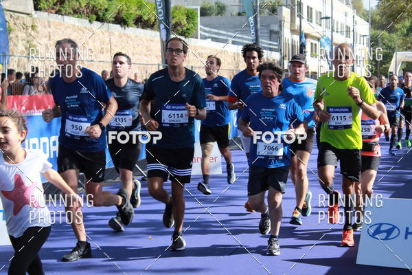 Buy your photos of the eventMeia Maratona Porto 2019 on Fotop