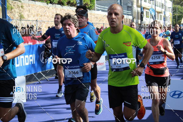 Buy your photos of the eventMeia Maratona Porto 2019 on Fotop