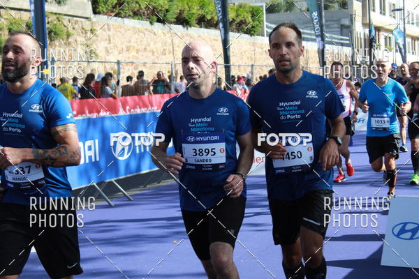 Buy your photos of the eventMeia Maratona Porto 2019 on Fotop