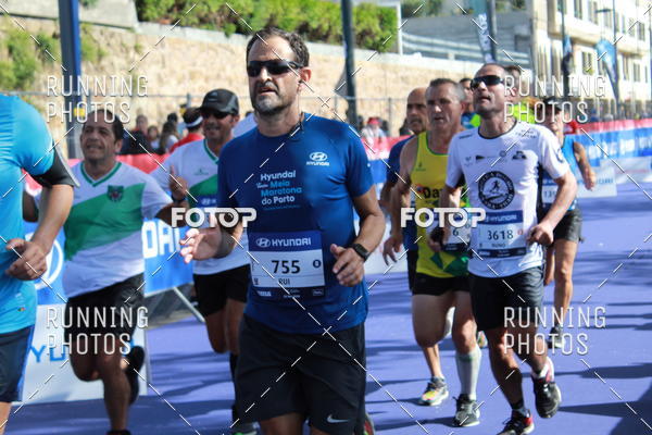 Buy your photos of the eventMeia Maratona Porto 2019 on Fotop