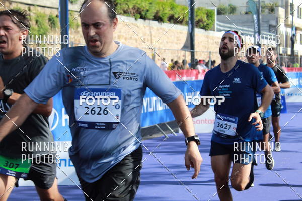 Buy your photos of the eventMeia Maratona Porto 2019 on Fotop