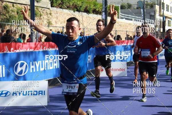 Buy your photos of the eventMeia Maratona Porto 2019 on Fotop