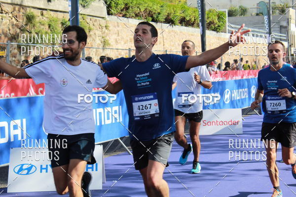 Buy your photos of the eventMeia Maratona Porto 2019 on Fotop