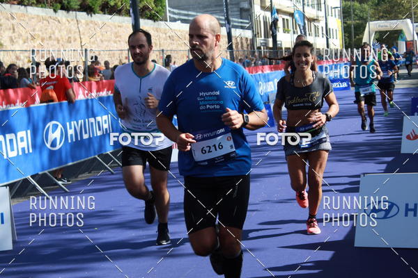 Buy your photos of the eventMeia Maratona Porto 2019 on Fotop