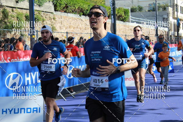 Buy your photos of the eventMeia Maratona Porto 2019 on Fotop