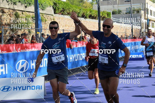 Buy your photos of the eventMeia Maratona Porto 2019 on Fotop