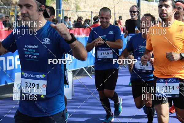 Buy your photos of the eventMeia Maratona Porto 2019 on Fotop