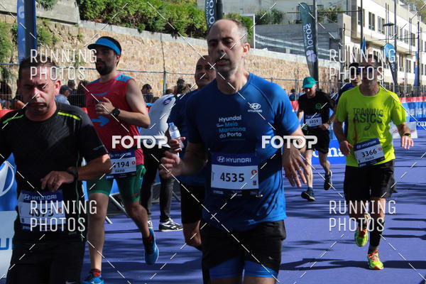 Buy your photos of the eventMeia Maratona Porto 2019 on Fotop