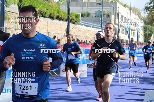 Buy your photos of the eventMeia Maratona Porto 2019 on Fotop