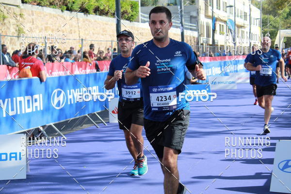 Buy your photos of the eventMeia Maratona Porto 2019 on Fotop