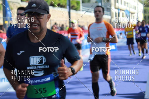 Buy your photos of the eventMeia Maratona Porto 2019 on Fotop