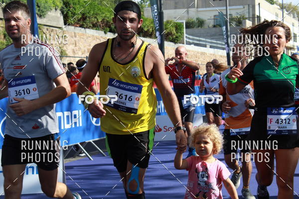 Buy your photos of the eventMeia Maratona Porto 2019 on Fotop