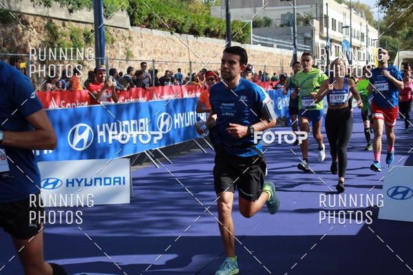 Buy your photos of the eventMeia Maratona Porto 2019 on Fotop