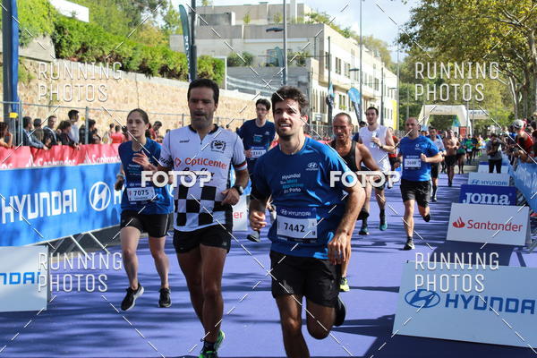 Buy your photos of the eventMeia Maratona Porto 2019 on Fotop