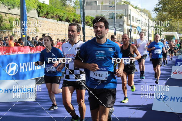 Buy your photos of the eventMeia Maratona Porto 2019 on Fotop