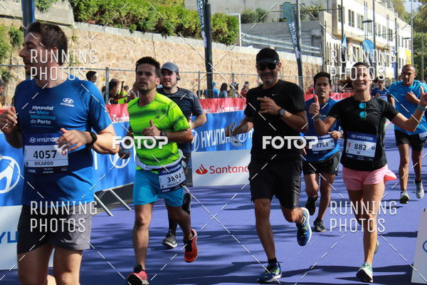 Buy your photos of the eventMeia Maratona Porto 2019 on Fotop