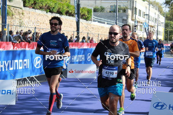 Buy your photos of the eventMeia Maratona Porto 2019 on Fotop