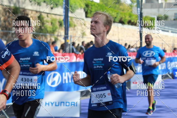 Buy your photos of the eventMeia Maratona Porto 2019 on Fotop