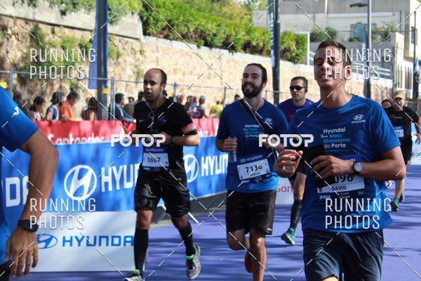 Buy your photos of the eventMeia Maratona Porto 2019 on Fotop