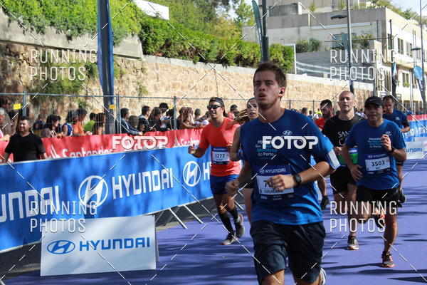 Buy your photos of the eventMeia Maratona Porto 2019 on Fotop