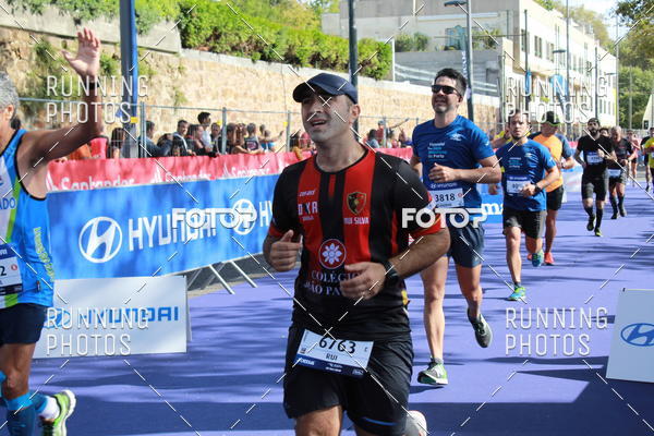Buy your photos of the eventMeia Maratona Porto 2019 on Fotop