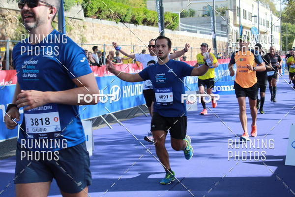 Buy your photos of the eventMeia Maratona Porto 2019 on Fotop