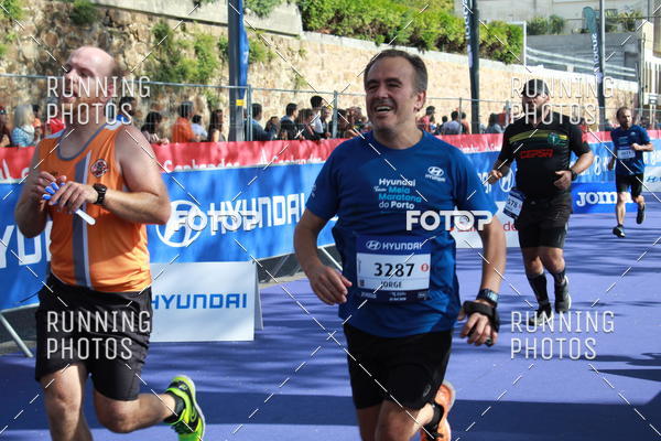 Buy your photos of the eventMeia Maratona Porto 2019 on Fotop