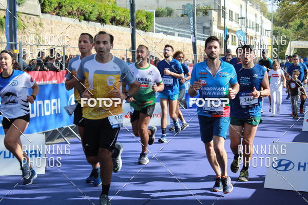 Buy your photos of the eventMeia Maratona Porto 2019 on Fotop
