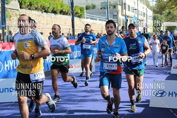 Buy your photos of the eventMeia Maratona Porto 2019 on Fotop