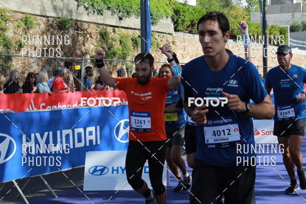 Buy your photos of the eventMeia Maratona Porto 2019 on Fotop