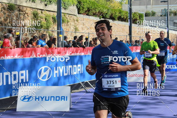 Buy your photos of the eventMeia Maratona Porto 2019 on Fotop