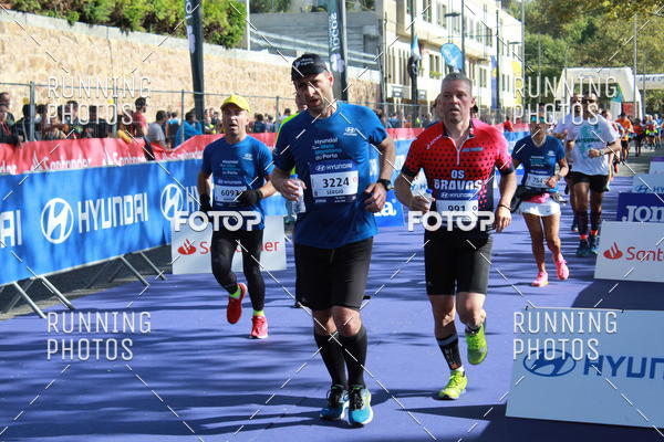 Buy your photos of the eventMeia Maratona Porto 2019 on Fotop