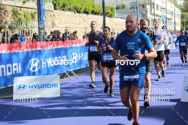 Buy your photos of the eventMeia Maratona Porto 2019 on Fotop