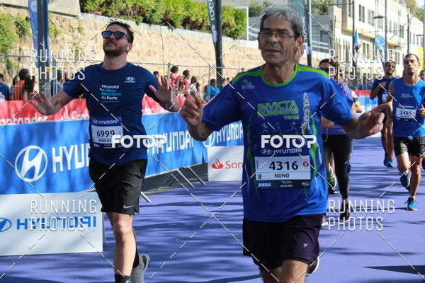 Buy your photos of the eventMeia Maratona Porto 2019 on Fotop