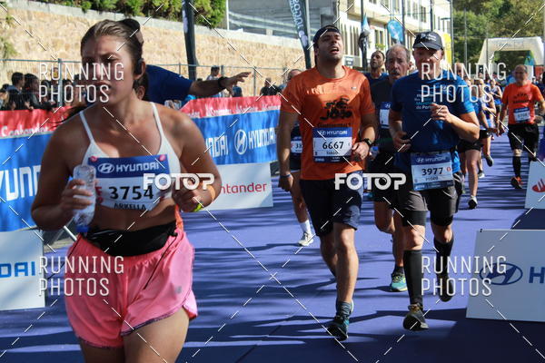 Buy your photos of the eventMeia Maratona Porto 2019 on Fotop