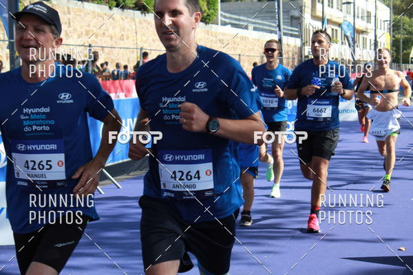Buy your photos of the eventMeia Maratona Porto 2019 on Fotop