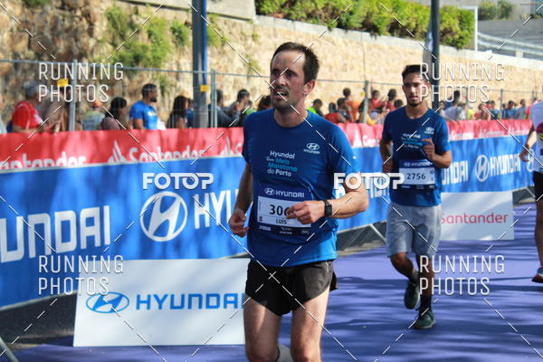 Buy your photos of the eventMeia Maratona Porto 2019 on Fotop